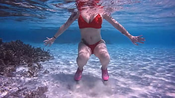 Pour ce dimanche très chaud tout va se passer dans l'eau des maldives alors