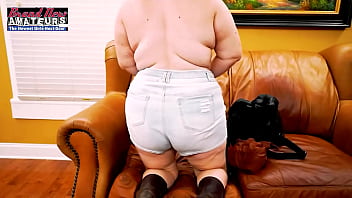 Chunky dixie is giving her best when she's draining that dick