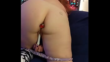 Wife strips naked plays with cunt gets facial