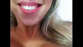 Gostosa dos peitos grandes