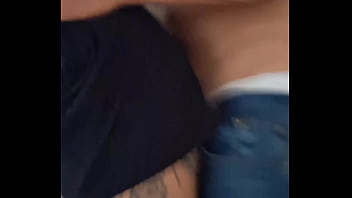 Peguei a minha esposa ellie na frente da casa da minha prima que estava demorando muito para abrir a porta Peguei a minha esposa ellie na frente da casa da minha prima que estava demorando muito para abrir a porta