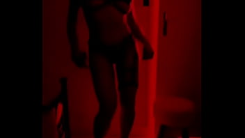 Allé suis moi je t'emmène dans mon deuxième monde reine de la transition