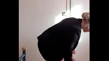 Allé suis moi je t'emmène dans mon deuxième monde reine de la transition