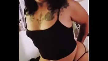 Me encanta subirme como buena puta que soy