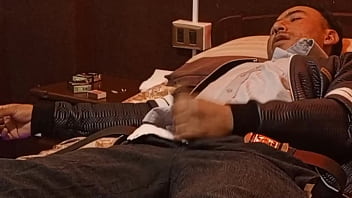 “encerrado en mi habitación me saco toda la leche”