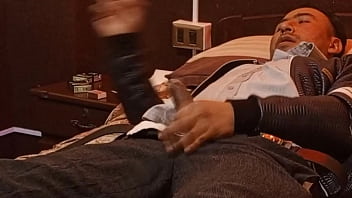 “encerrado en mi habitación me saco toda la leche”