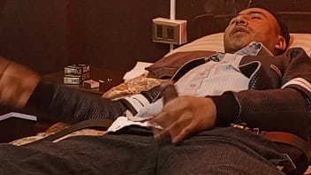 “encerrado en mi habitación me saco toda la leche”