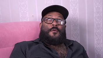 Minha esposa era muito chata e me lembrei quando eu namorava minha ex