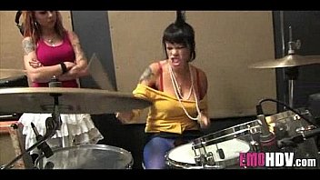 Pussy munching emo babes 016