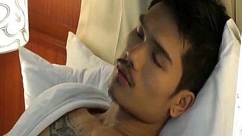 Model Thai Xuat Tinh thumbnail