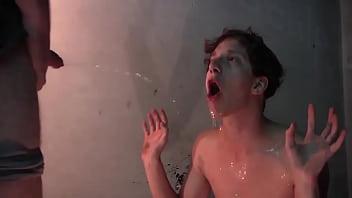 Novinho Recebendo Jato De Mijo Branco Piss thumbnail