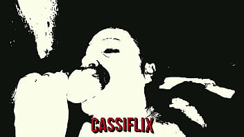 Aquela putaria com muito negro e só eu de branquinha ganhando pau duro na buceta e no cu cassiflix