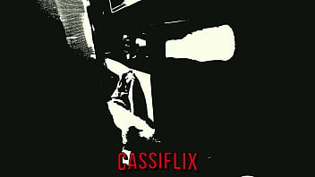 Aquela putaria com muito negro e só eu de branquinha ganhando pau duro na buceta e no cu cassiflix