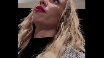 Hello la team j'arrive à lui faire fermer le magasin et l'attraper dans un coin pour qu'il me défonce le cul