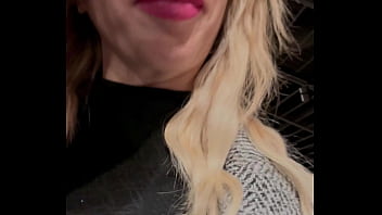 Hello la team j'arrive à lui faire fermer le magasin et l'attraper dans un coin pour qu'il me défonce le cul