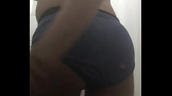 Rompo Mi Calzoncillo Y Reveló Mi Tanga Negra thumbnail