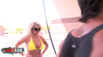 Tommy gunn fucking the big tits blonde milf brooke haven after car wash