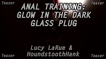 Anal Glow In The Dark Glass Plug thumbnail
