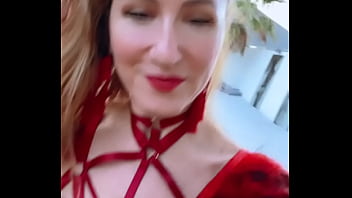 Voici la tenue que je portais lors du dernier gang bang postait ici hier soir