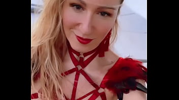 Voici la tenue que je portais lors du dernier gang bang postait ici hier soir