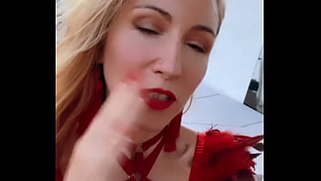 Voici la tenue que je portais lors du dernier gang bang postait ici hier soir