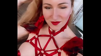 Voici la tenue que je portais lors du dernier gang bang postait ici hier soir