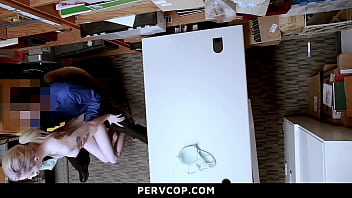 Teen avoiding by letting the guard fuck her pervcop