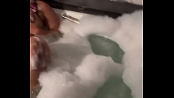 Já pensou eu e você numa hidro