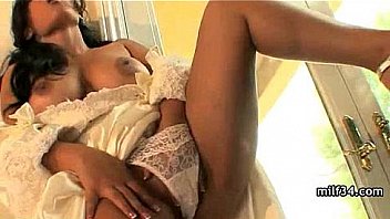 Horny milf gets kinky