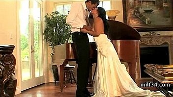 Horny milf gets kinky