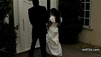 Horny milf gets kinky