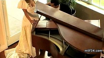 Horny milf gets kinky