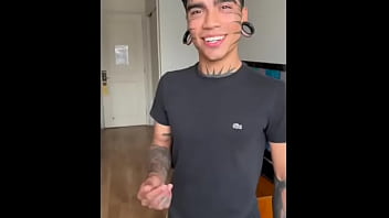 Was shooketh in chile when i asked for room service in my hotel and eightthousands showed up of course i co