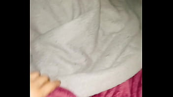 Pies lindos masturban verga hasta llenarse de semen