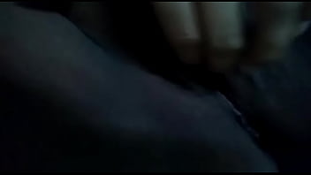 Dandome dedo para estar lista a mi verga favorita