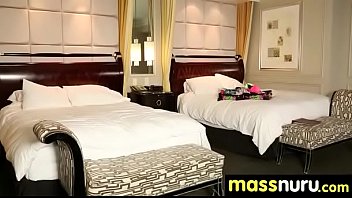 Amateur hookup gives happy ending massage 8