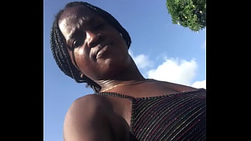 Crazybitch enjoys twerking her big ass outdoor