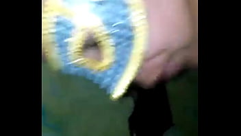 Mamando e tomando leite no rabo