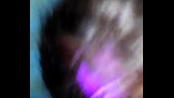 Mamando e tomando leite no rabo