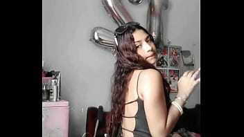 Stefa chibola mueve rico culo