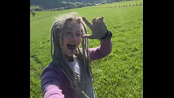 Time for some food outdoors with our adventure jeep ️what’s your favorite meal to enjoy in nature #outdoor