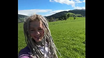 Time for some food outdoors with our adventure jeep ️what’s your favorite meal to enjoy in nature #outdoor