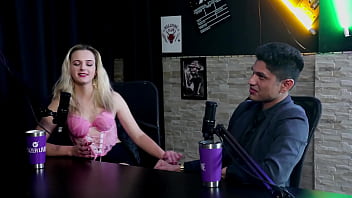 Tinha medo de fazer sexo anal foi morar com o amigo transaram na praia e a família soube adryh prcybylovicz e alex hanndrykxi sheer red