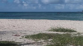 Hermosa vista frente al hotel isleño en la isla de san andres ven a disfrutar