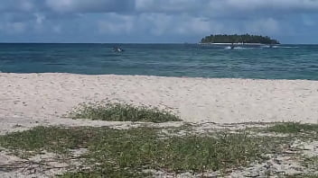 Hermosa vista frente al hotel isleño en la isla de san andres ven a disfrutar