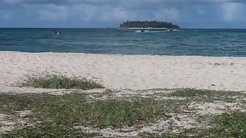 Hermosa vista frente al hotel isleño en la isla de san andres ven a disfrutar