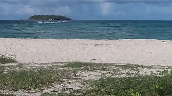 Hermosa vista frente al hotel isleño en la isla de san andres ven a disfrutar