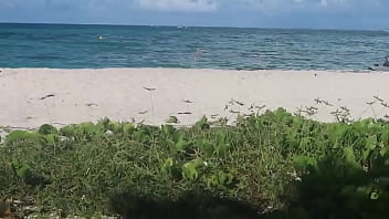 Hermosa vista frente al hotel isleño en la isla de san andres ven a disfrutar