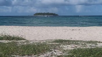 Hermosa vista frente al hotel isleño en la isla de san andres ven a disfrutar