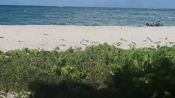 Hermosa vista frente al hotel isleño en la isla de san andres ven a disfrutar